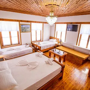 Bebej Tradicional Hotel Gjirokastër