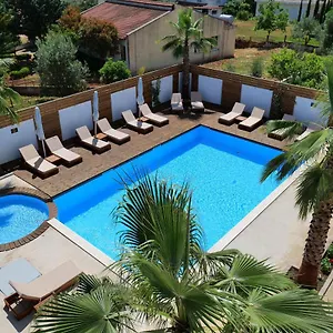 Kuburi Hotel Ksamil
